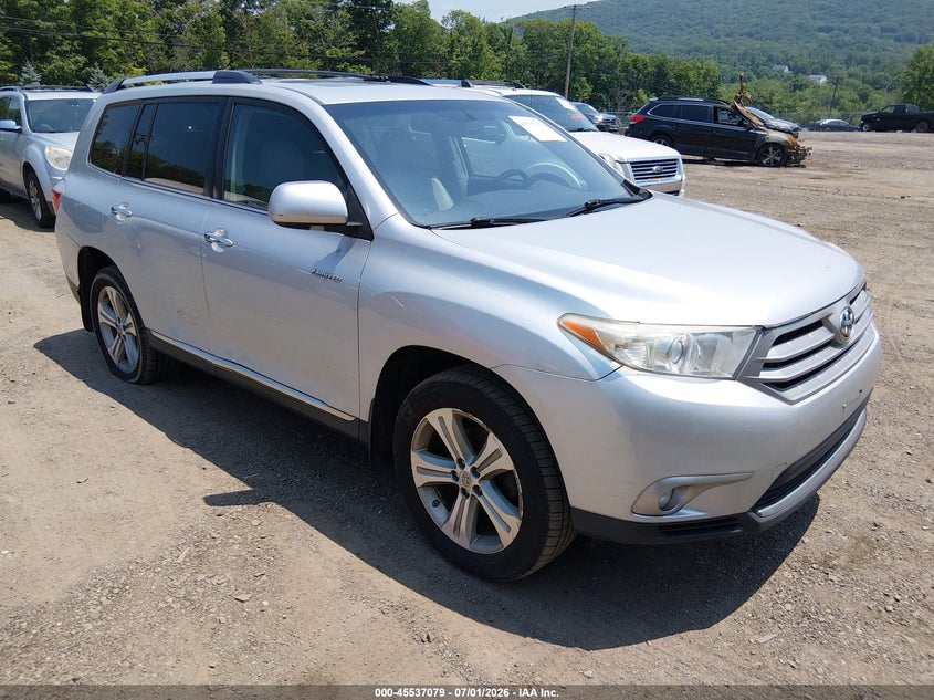 2013 Toyota Highlander VIN 5TDDK3EH8DS273136 IAAI salvage auction — NORMAL WEAR, Clear (Connecticut), sold $5,800 on 2026-07-09 (photo 1)