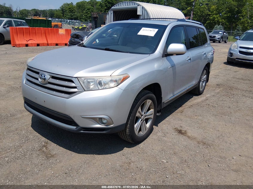 2013 Toyota Highlander VIN 5TDDK3EH8DS273136 IAAI salvage auction — NORMAL WEAR, Clear (Connecticut), sold $5,800 on 2026-07-09 (photo 2)