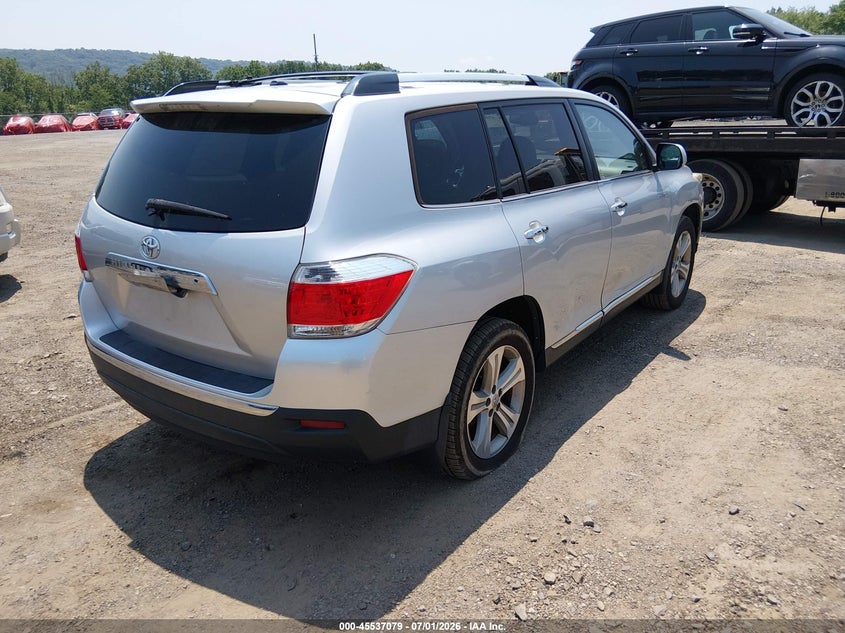 2013 Toyota Highlander VIN 5TDDK3EH8DS273136 IAAI salvage auction — NORMAL WEAR, Clear (Connecticut), sold $5,800 on 2026-07-09 (photo 4)