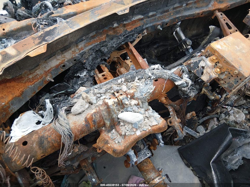 2022 Toyota Venza VIN JTEAAAAH6NJ107949 IAAI salvage auction — ENGINE BURN, Salvage Title, sold $125 on 2026-07-15 (photo 7)