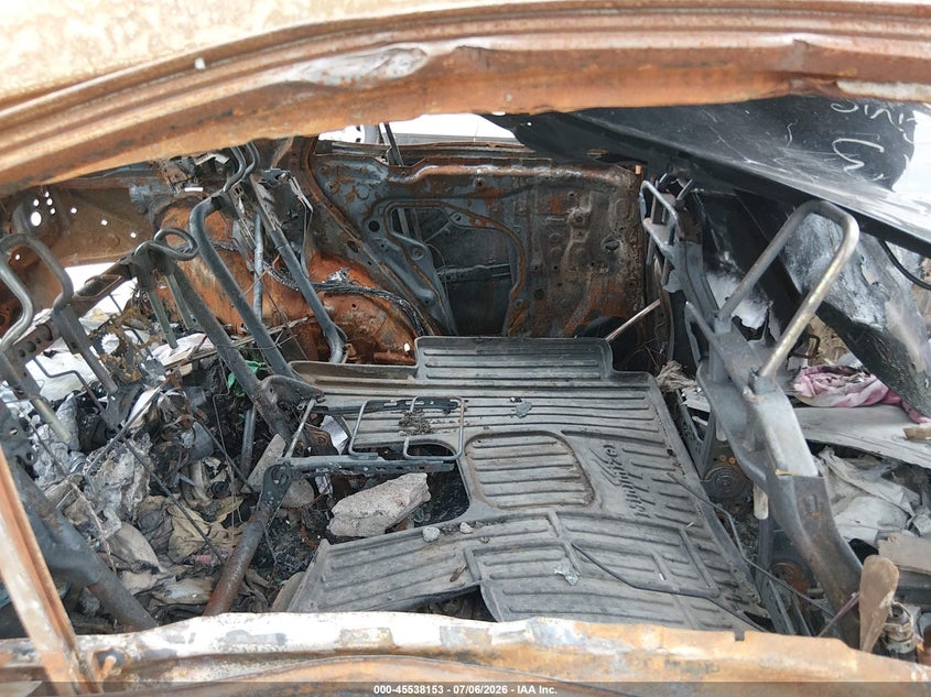 2022 Toyota Venza VIN JTEAAAAH6NJ107949 IAAI salvage auction — ENGINE BURN, Salvage Title, sold $125 on 2026-07-15 (photo 8)