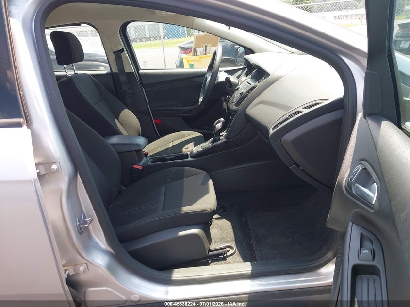 2017 Ford Focus VIN 1FADP3F2XHL296880 IAAI salvage auction — FRONT END, Sf97 (Illinois), sold $8,050 on 2026-09-03 (photo 5)