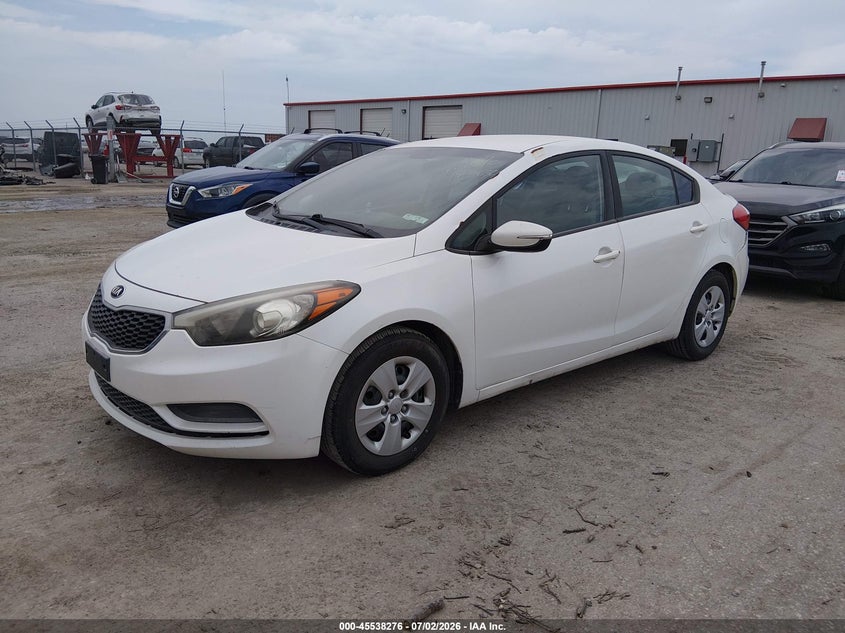 2015 Kia Forte VIN KNAFX4A69F5281725 IAAI salvage auction — NORMAL WEAR, Clear (Missouri), sold $850 on 2026-07-17 (photo 2)