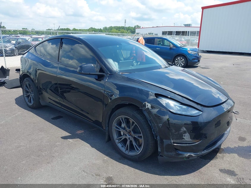2025 Tesla Model y VIN 7SAYGAEE0SF269048 — IAAI salvage auction photo