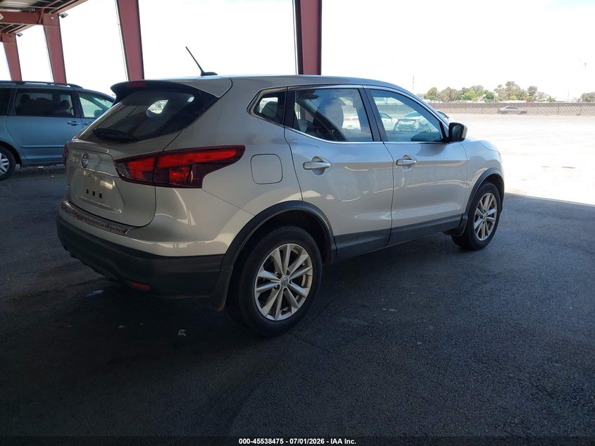 2017 Nissan Rogue sport VIN JN1BJ1CP4HW035382 IAAI salvage auction — NORMAL WEAR, Clear - Dealer Only (California), sold $1,800 on 2026-07-28 (photo 4)