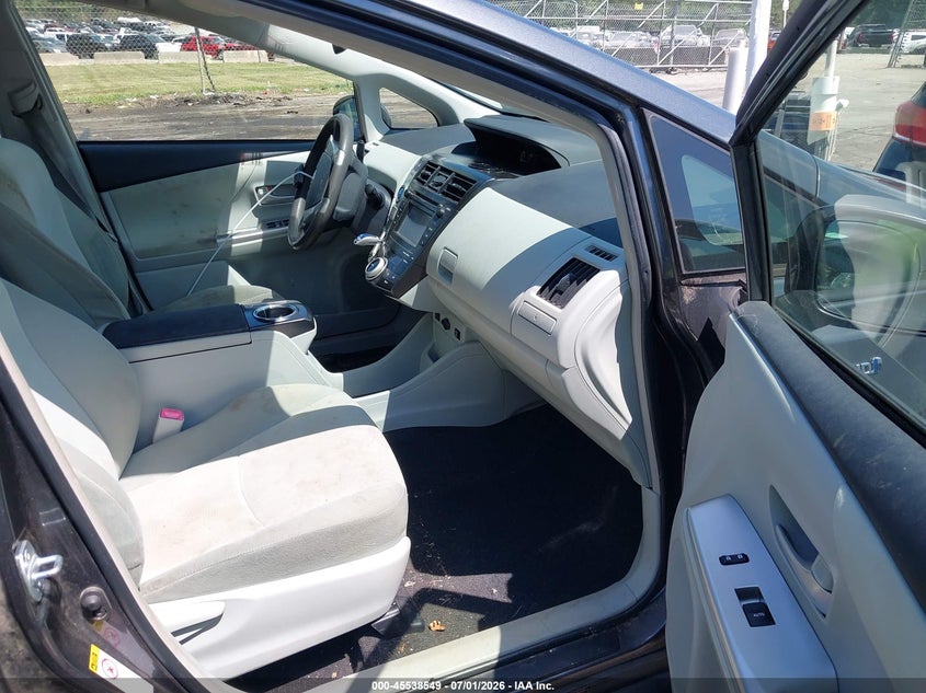 2013 Toyota Prius v VIN JTDZN3EU8D3207603 IAAI salvage auction — NORMAL WEAR, Clear (North Carolina), sold $3,050 on 2026-07-09 (photo 5)