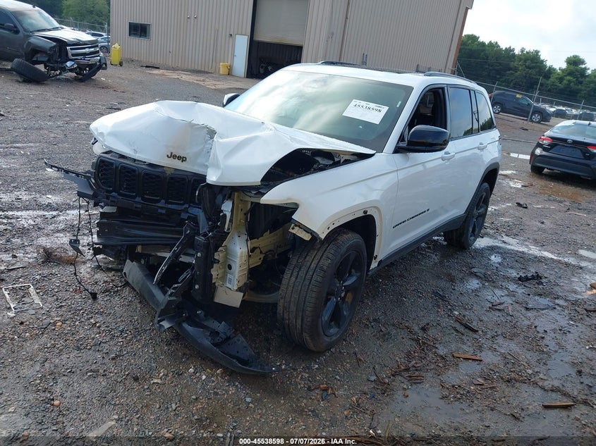2025 Jeep Grand cherokee VIN 1C4RJHBG8SC363208 IAAI salvage auction — FRONT END, Salvage Title, sold $9,300 on 2026-08-12 (photo 2)