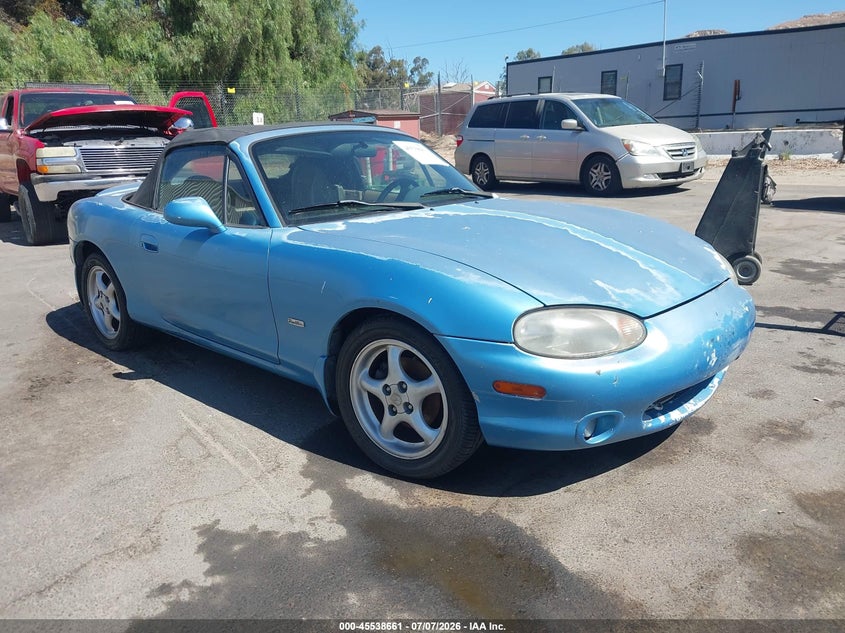 2000 Mazda Mx-5 miata VIN JM1NB3537Y0141731 IAAI salvage auction — NORMAL WEAR, Clear - Dealer Only (California), sold $225 on 2026-07-28 (photo 1)