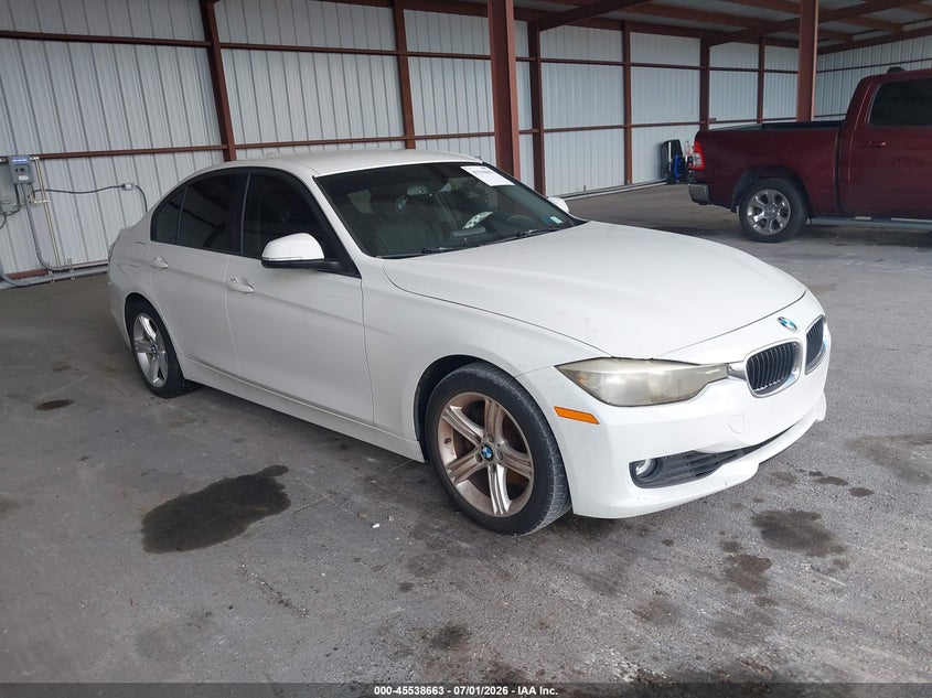 2013 BMW 3 series VIN WBA3A5C5XDJ461220 IAAI salvage auction — NORMAL WEAR, Clear (Florida), sold $1,025 on 2026-07-29 (photo 1)