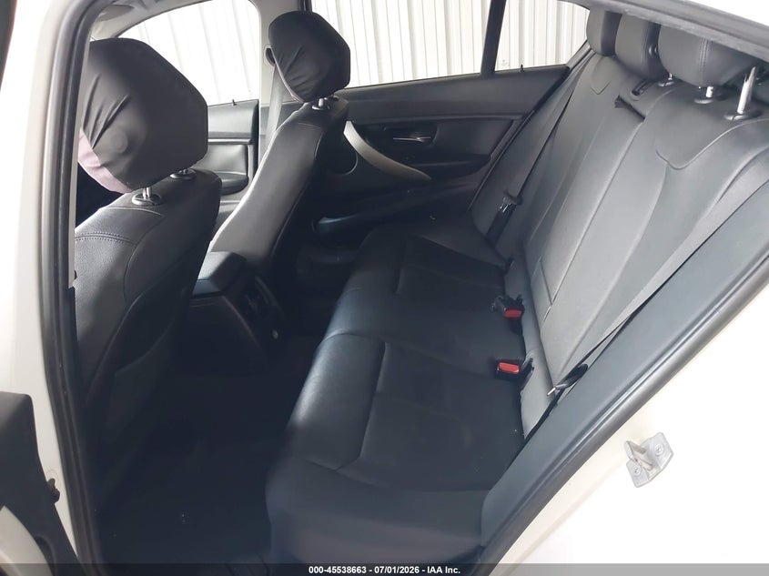 2013 BMW 3 series VIN WBA3A5C5XDJ461220 IAAI salvage auction — NORMAL WEAR, Clear (Florida), sold $1,025 on 2026-07-29 (photo 8)