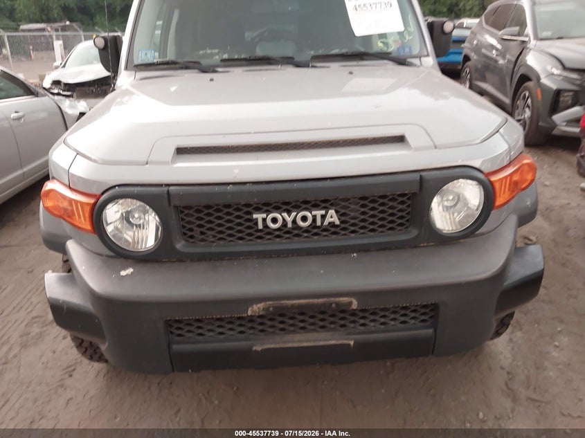 2013 Toyota Fj cruiser VIN JTEBU4BF9DK155688 IAAI salvage auction — UNDERCARRIAGE, Clear (Massachusetts), sold $7,375 on 2026-07-28 (photo 9)