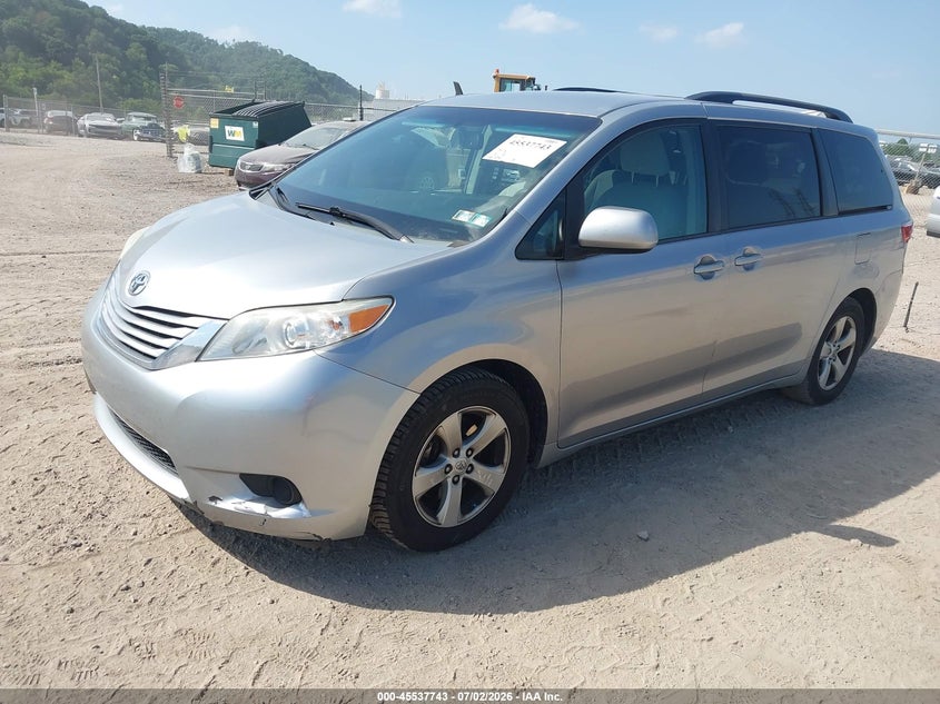 2015 Toyota Sienna VIN 5TDKK3DC8FS682673 IAAI salvage auction — RIGHT SIDE, Salvage Title, sold $2,700 on 2026-07-23 (photo 2)