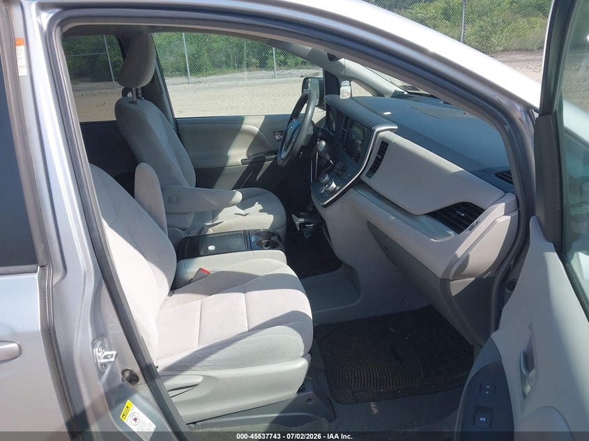 2015 Toyota Sienna VIN 5TDKK3DC8FS682673 IAAI salvage auction — RIGHT SIDE, Salvage Title, sold $2,700 on 2026-07-23 (photo 5)