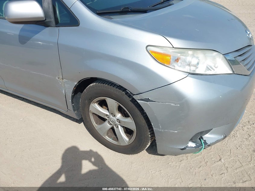 2015 Toyota Sienna VIN 5TDKK3DC8FS682673 IAAI salvage auction — RIGHT SIDE, Salvage Title, sold $2,700 on 2026-07-23 (photo 6)