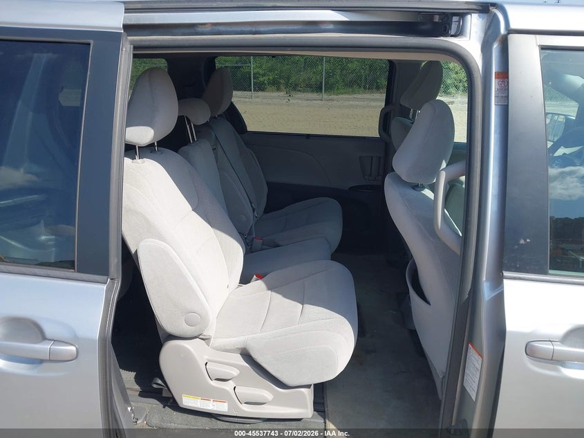 2015 Toyota Sienna VIN 5TDKK3DC8FS682673 IAAI salvage auction — RIGHT SIDE, Salvage Title, sold $2,700 on 2026-07-23 (photo 8)