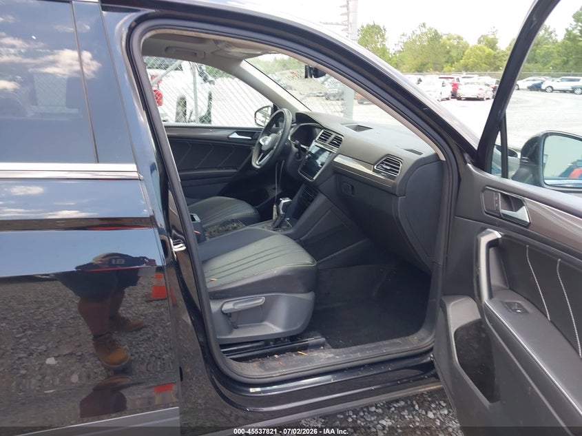 2024 Volkswagen Tiguan VIN 3VVNB7AX1RM164115 IAAI salvage auction — WATER/FLOOD, Salvage (Mississippi), sold $7,800 on 2026-07-31 (photo 5)