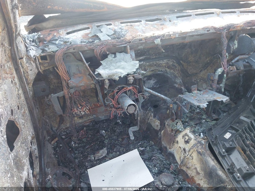 2005 Pontiac Gto VIN 6G2VX12UX5L417663 IAAI salvage auction — BURN, Bill Of Sale (Georgia), sold $25 on 2026-07-30 (photo 7)