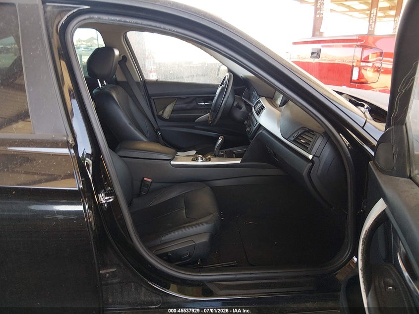 2012 BMW VIN WBA3A5G55CNP16745 IAAI salvage auction — NORMAL WEAR, Clear-Dealer Only (Arizona), sold $300 on 2026-07-28 (photo 5)