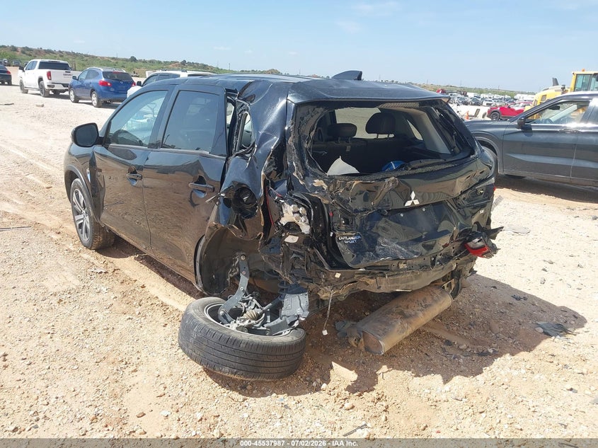 2024 Mitsubishi Outlander VIN JA4ARUAU2RU018812 IAAI salvage auction — REAR END, Salvage Title, sold $4,025 on 2026-07-14 (photo 3)