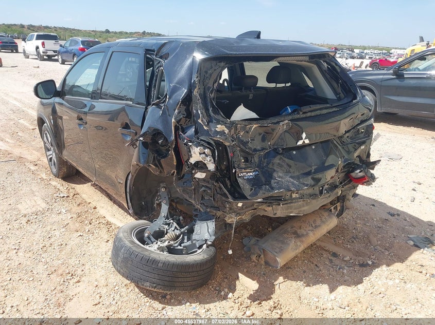 2024 Mitsubishi Outlander VIN JA4ARUAU2RU018812 IAAI salvage auction — REAR END, Salvage Title, sold $4,025 on 2026-07-14 (photo 6)