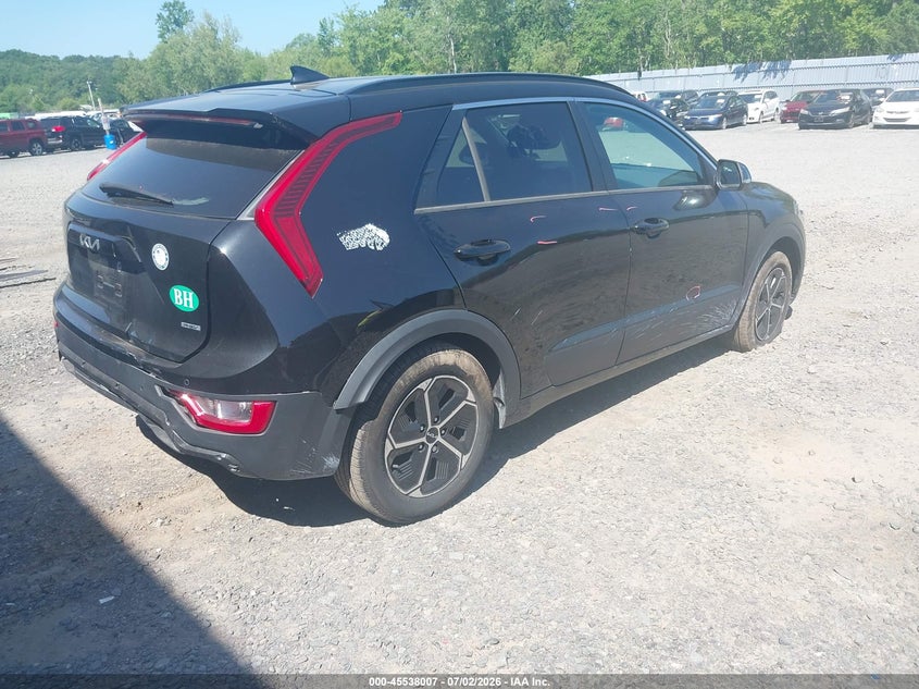 2023 Kia Niro VIN KNDCS3LF8P5075941 IAAI salvage auction — SIDE, Salvage (New Jersey), sold $7,300 on 2026-08-02 (photo 4)