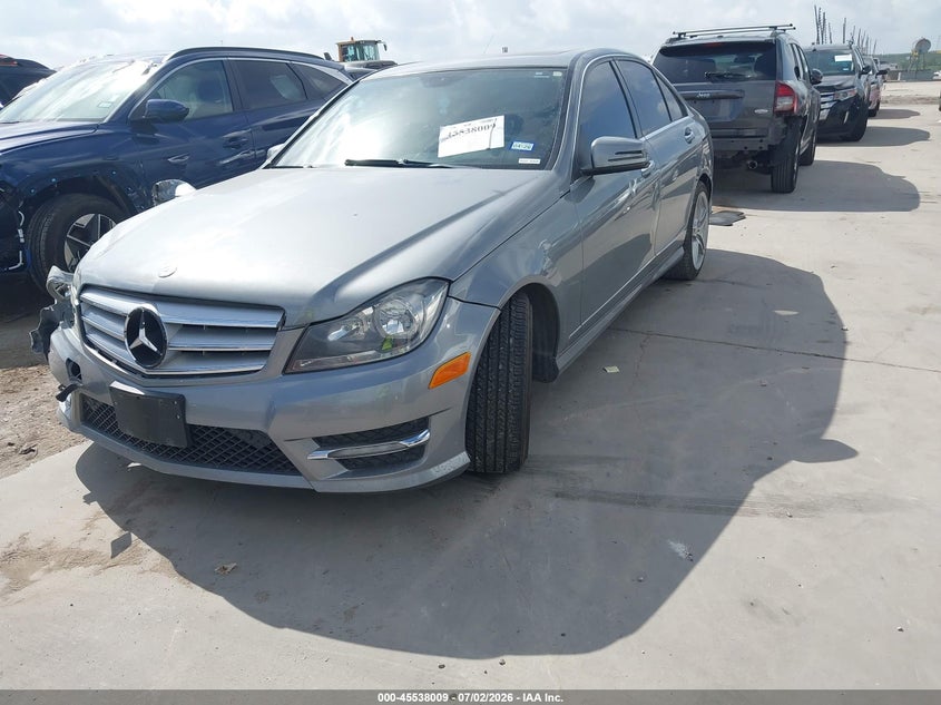 2013 Mercedes-benz C-klasse VIN WDDGF8AB3DR268317 IAAI salvage auction — RIGHT FRONT, Salvage (Texas), sold $1,150 on 2026-08-04 (photo 2)