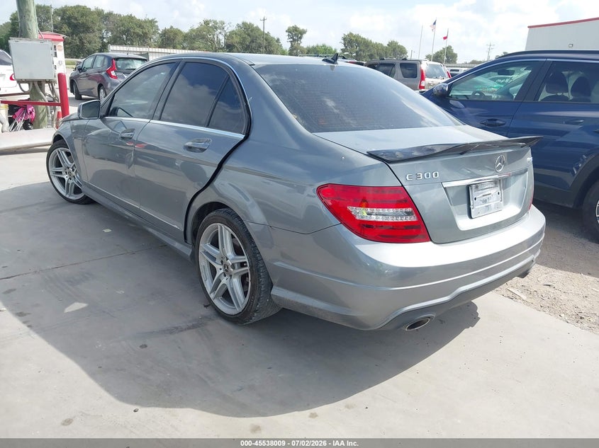 2013 Mercedes-benz C-klasse VIN WDDGF8AB3DR268317 IAAI salvage auction — RIGHT FRONT, Salvage (Texas), sold $1,150 on 2026-08-04 (photo 3)