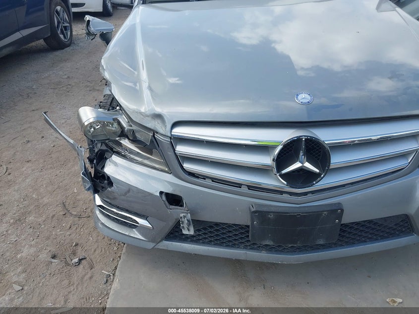 2013 Mercedes-benz C-klasse VIN WDDGF8AB3DR268317 IAAI salvage auction — RIGHT FRONT, Salvage (Texas), sold $1,150 on 2026-08-04 (photo 6)
