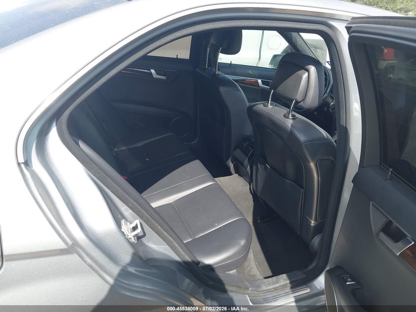 2013 Mercedes-benz C-klasse VIN WDDGF8AB3DR268317 IAAI salvage auction — RIGHT FRONT, Salvage (Texas), sold $1,150 on 2026-08-04 (photo 8)