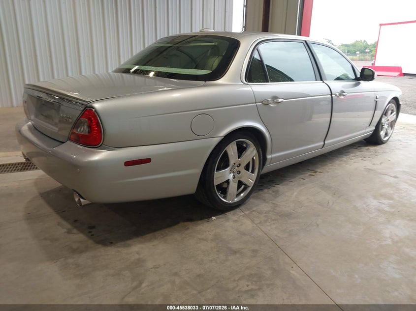 2008 Jaguar Xj series VIN SAJWA82B58SH23187 IAAI salvage auction — NORMAL WEAR, Clear (Mississippi), sold $700 on 2026-07-28 (photo 4)