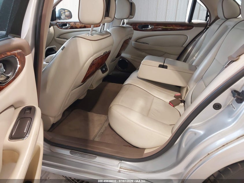 2008 Jaguar Xj series VIN SAJWA82B58SH23187 IAAI salvage auction — NORMAL WEAR, Clear (Mississippi), sold $700 on 2026-07-28 (photo 8)