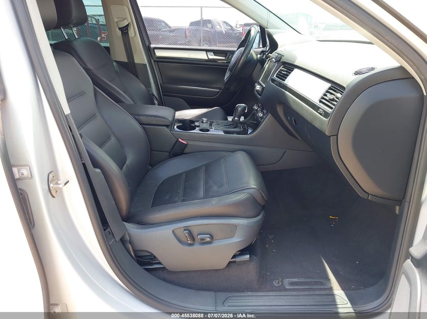 2012 Volkswagen Touareg VIN WVGFF9BP7CD001906 IAAI salvage auction — ALL OVER, Clear (Texas), sold $800 on 2026-07-27 (photo 5)