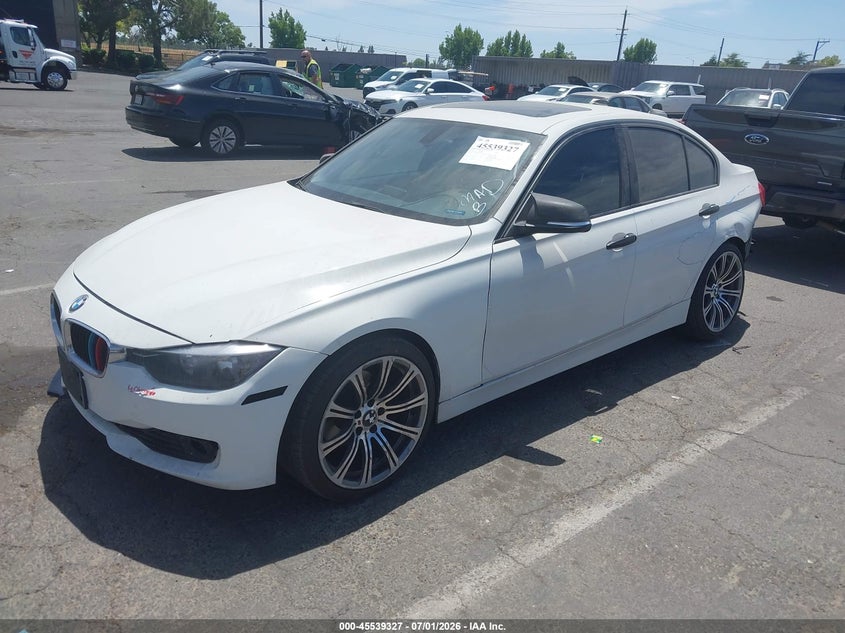 2013 BMW VIN WBA3C1C57DF440489 IAAI salvage auction — REAR END, Salvage (California), sold $325 on 2026-07-29 (photo 2)
