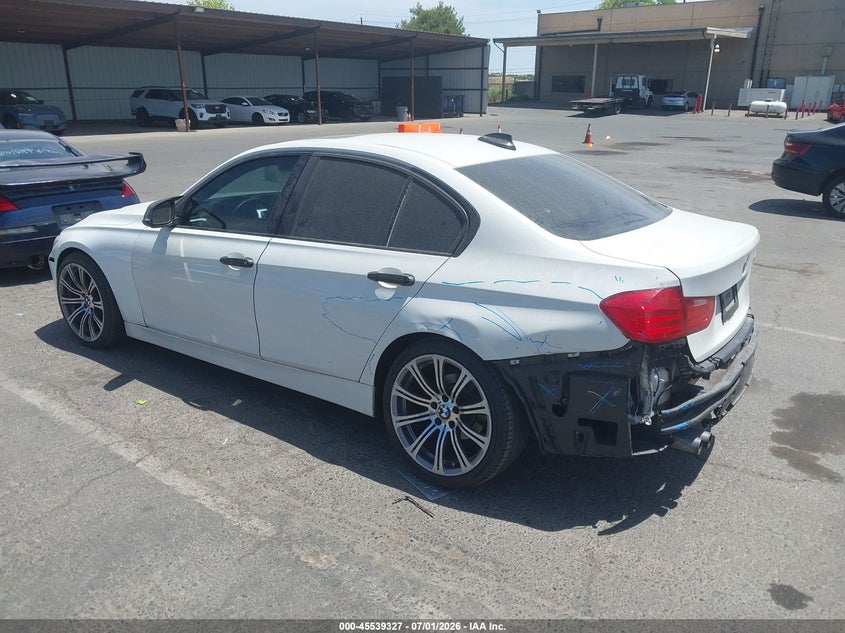 2013 BMW VIN WBA3C1C57DF440489 IAAI salvage auction — REAR END, Salvage (California), sold $325 on 2026-07-29 (photo 3)