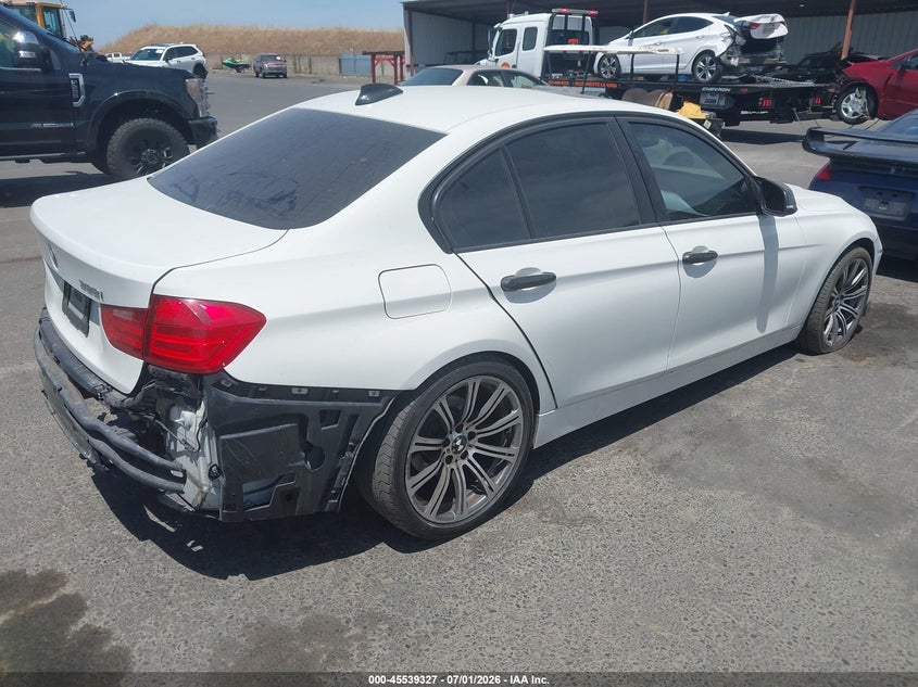 2013 BMW VIN WBA3C1C57DF440489 IAAI salvage auction — REAR END, Salvage (California), sold $325 on 2026-07-29 (photo 4)