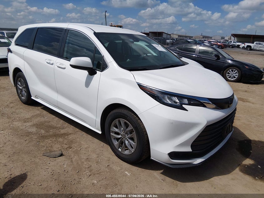 2022 Toyota Sienna VIN 5TDKRKEC0NS120415 IAAI salvage auction — LEFT FRONT, Salvage (Texas), sold $20,500 on 2026-08-01 (photo 1)