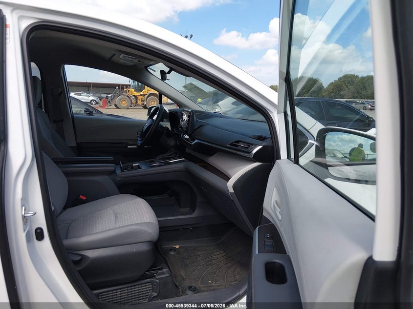 2022 Toyota Sienna VIN 5TDKRKEC0NS120415 IAAI salvage auction — LEFT FRONT, Salvage (Texas), sold $20,500 on 2026-08-01 (photo 5)