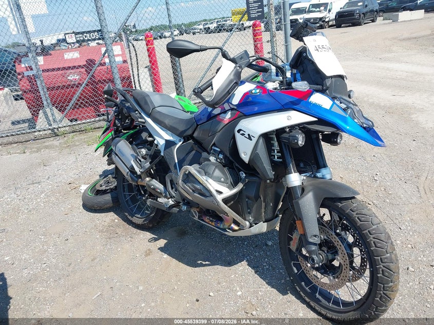 2024 BMW R 1300 VIN WB10M2300R6J83189 — IAAI salvage auction photo