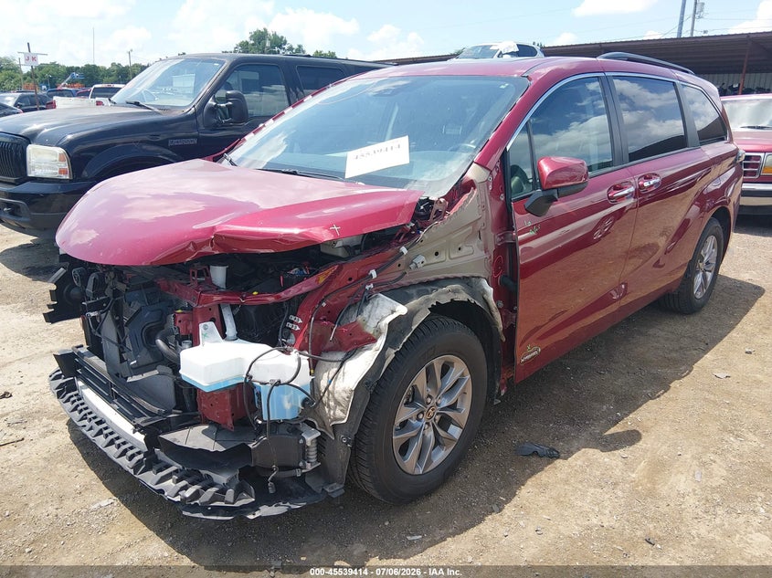 2021 Toyota Sienna VIN 5TDJRKEC5MS032888 IAAI salvage auction — FRONT END, Salvage (Ohio), sold $13,100 on 2026-07-22 (photo 2)