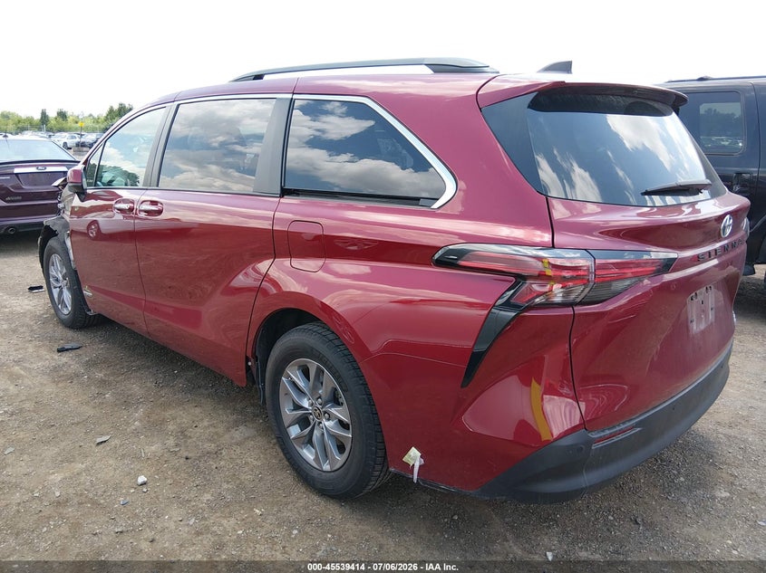 2021 Toyota Sienna VIN 5TDJRKEC5MS032888 IAAI salvage auction — FRONT END, Salvage (Ohio), sold $13,100 on 2026-07-22 (photo 3)