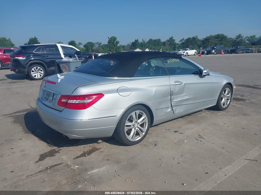 2011 Mercedes-benz E-class VIN WDDKK5GF6BF057996 IAAI salvage auction — SIDE, Clear (Indiana), sold $1,350 on 2026-08-06 (photo 4)