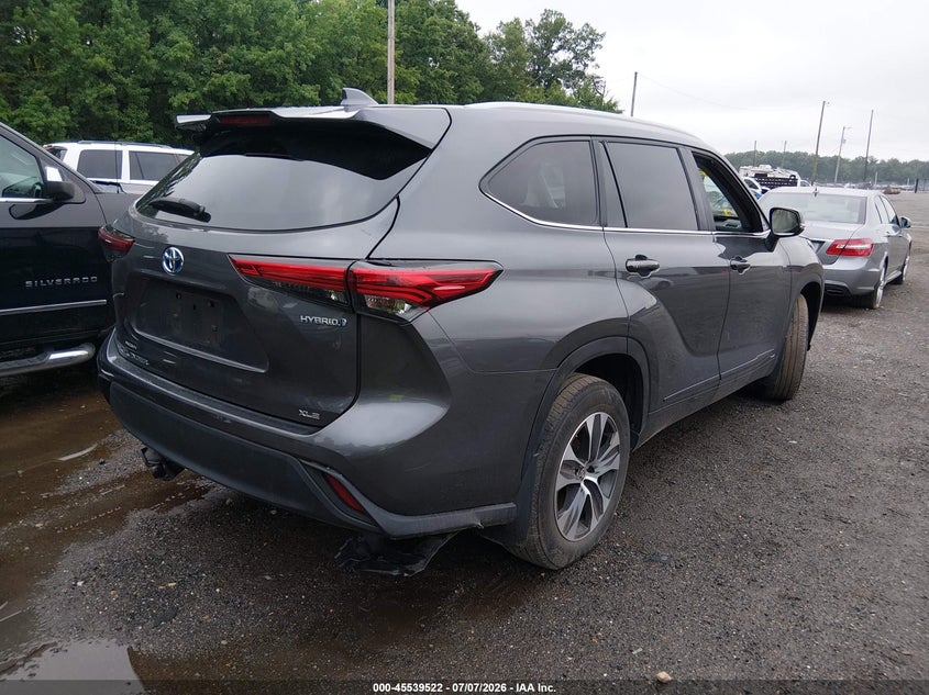 2023 Toyota Highlander VIN 5TDKBRCH5PS582466 IAAI salvage auction — SIDE, Wait Title, sold $14,900 on 2026-08-01 (photo 4)