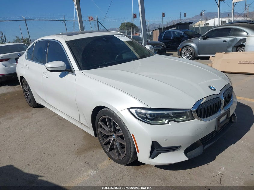 2019 BMW 3er VIN WBA5R1C51KAK08875 IAAI salvage auction — REAR END, Salvage Title, sold $11,600 on 2026-08-12 (photo 1)