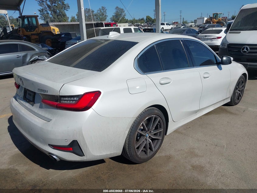 2019 BMW 3er VIN WBA5R1C51KAK08875 IAAI salvage auction — REAR END, Salvage Title, sold $11,600 on 2026-08-12 (photo 4)