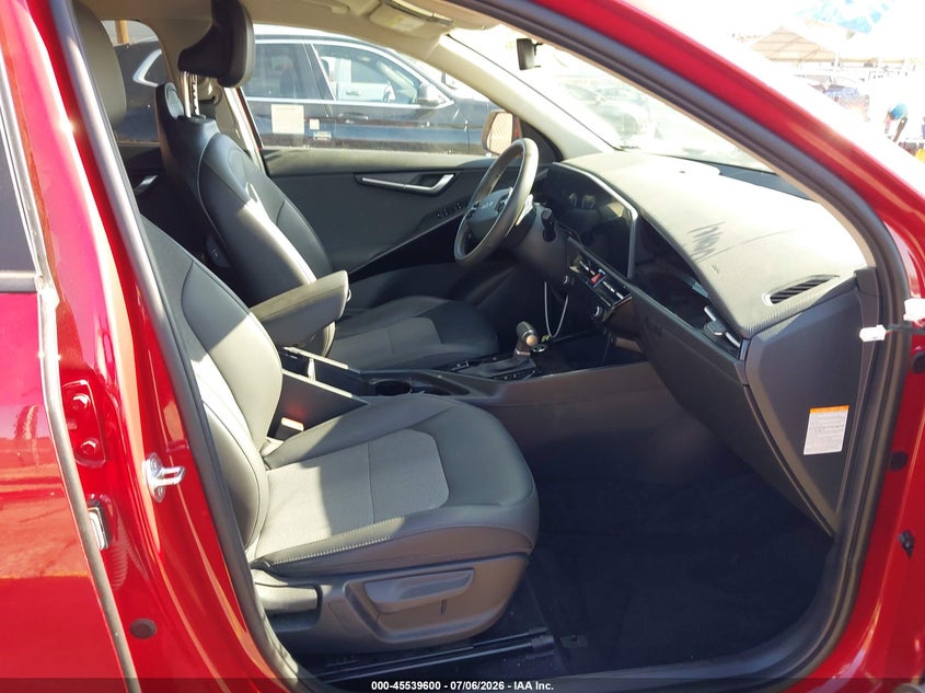 2025 Kia Niro VIN KNDCR3LE8S5239376 IAAI salvage auction — FRONT END, Wait Title, sold $8,400 on 2026-08-20 (photo 5)