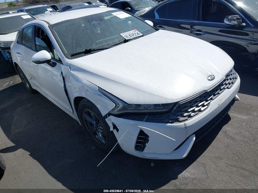 2021 Kia K5 VIN 5XXG14J21MG020877 IAAI salvage auction — SIDE, Salvage Certificate (California), sold $3,150 on 2026-08-01 (photo 1)