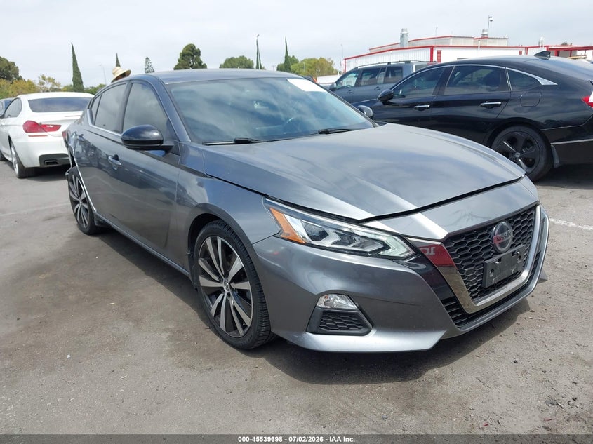 2019 Nissan Altima VIN 1N4BL4CV2KC181592 IAAI salvage auction — REAR END, Salvage Title, sold $2,750 on 2026-07-10 (photo 1)