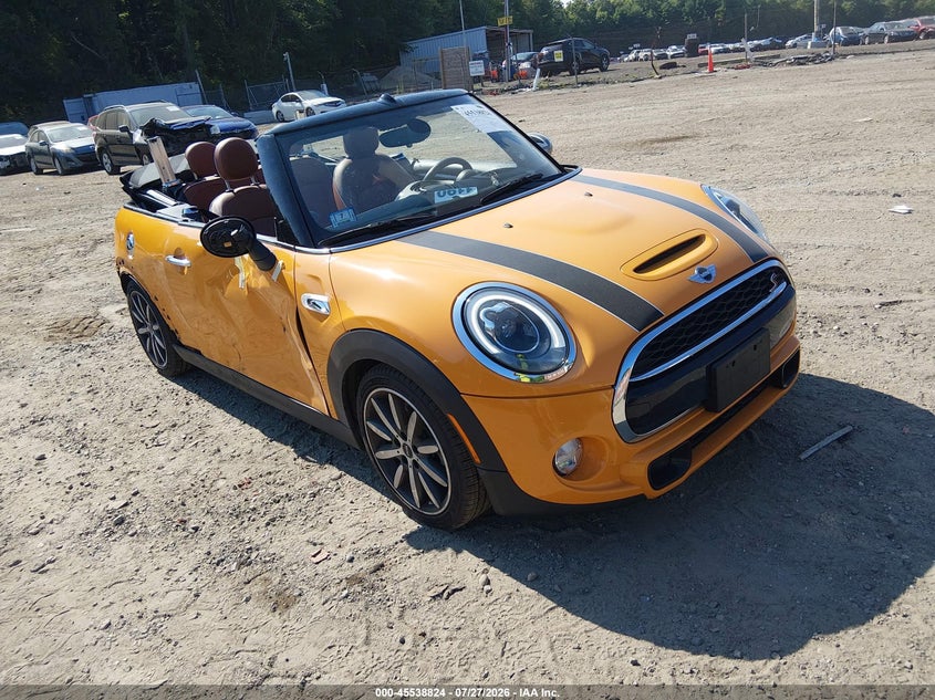 2016 Mini Convertible VIN WMWWG9C51G3A91581 IAAI salvage auction — SIDE, Salvage Title, sold $2,100 on 2026-08-15 (photo 1)