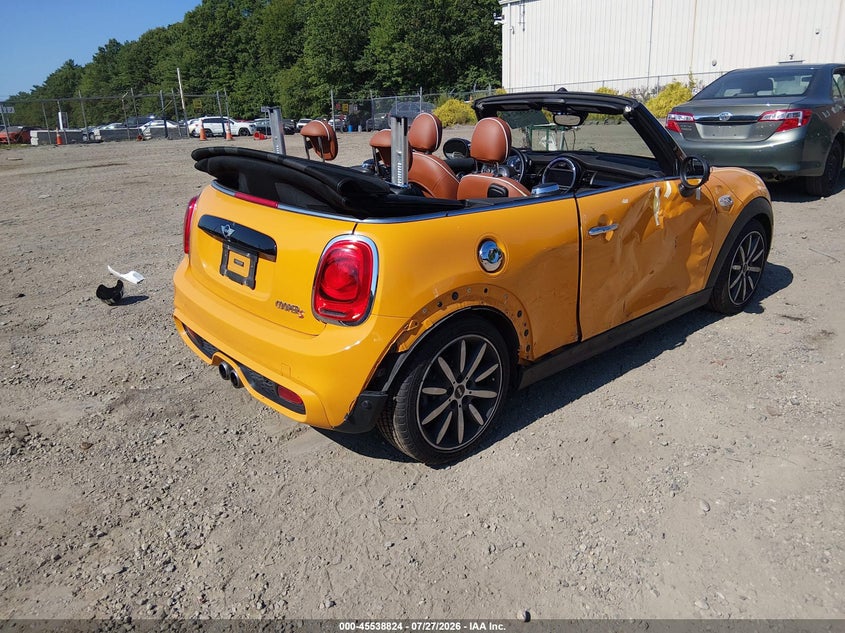 2016 Mini Convertible VIN WMWWG9C51G3A91581 IAAI salvage auction — SIDE, Salvage Title, sold $2,100 on 2026-08-15 (photo 4)