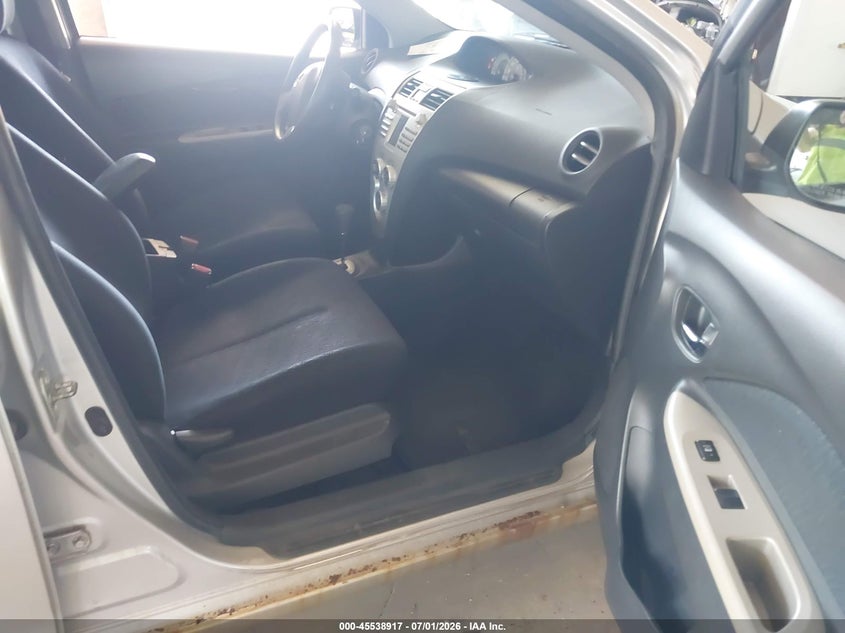 2007 Toyota Yaris VIN JTDBT923771115372 IAAI salvage auction — NORMAL WEAR, Clear (Illinois), sold $350 on 2026-07-29 (photo 5)